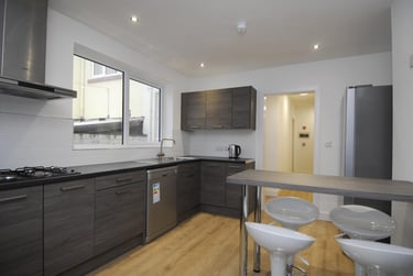 5 bed house, Welbeck Avenue, North Hill, Plymouth, PL46BG - Image 3